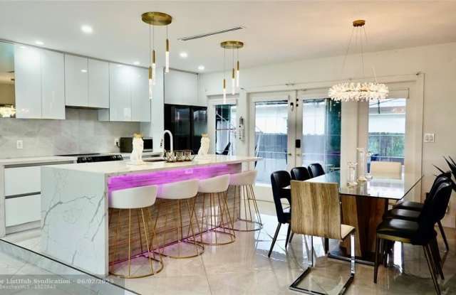 1100 Buchanan St - 1100 Buchanan Street, Hollywood, FL 33019