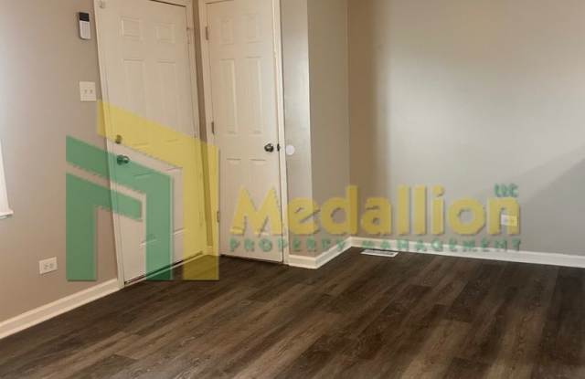 Updated 5-Bedroom Home Gallery 4