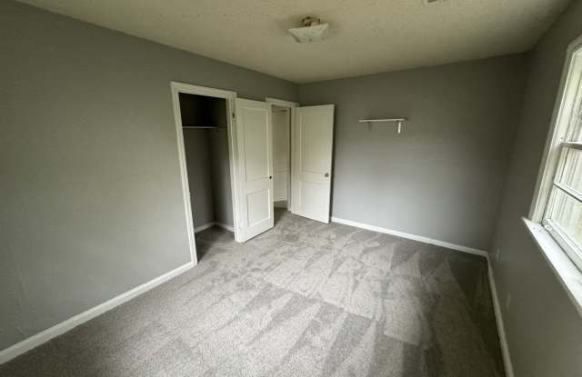2458 N Kitley Ave - 1 photos photos