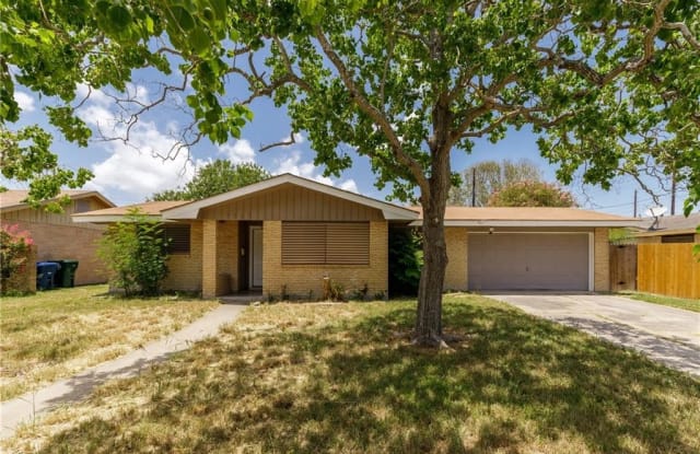 1305 Meadowlane Dr - 1305 Meadowlane Drive, Corpus Christi, TX 78412