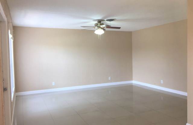 705 NE 46 Court Gallery 4