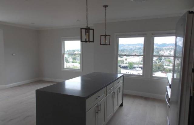 493 Merritt Avenue #5 Gallery 2
