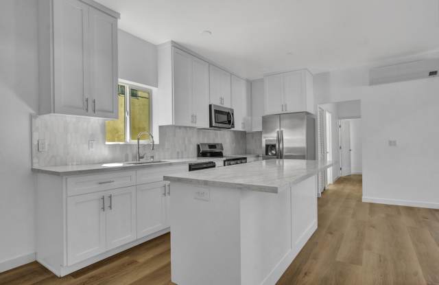 13806 Moorpark StreetUnit A Gallery 2