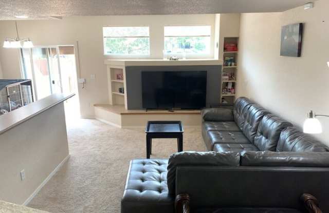 3836 Packers Point Gallery 3