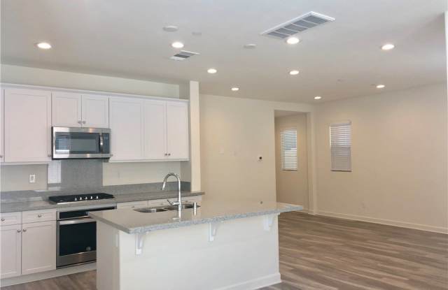 15777 Moonflower Avenue Gallery 4
