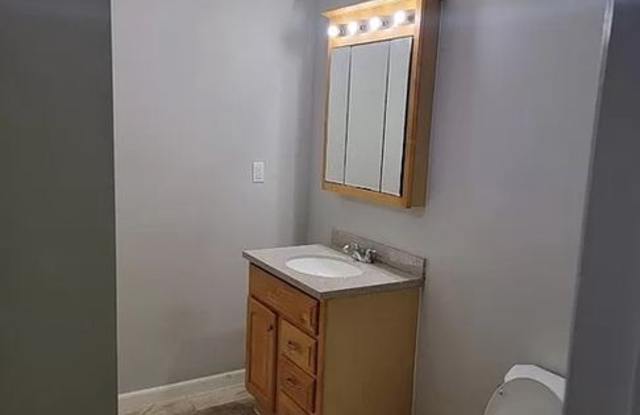 Room in 3 Bedroom Home at Linares Ave photos photos