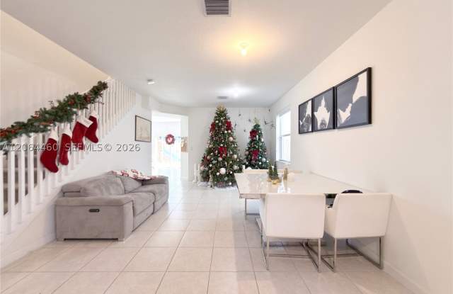 2636 SE 13th Ct Gallery 3
