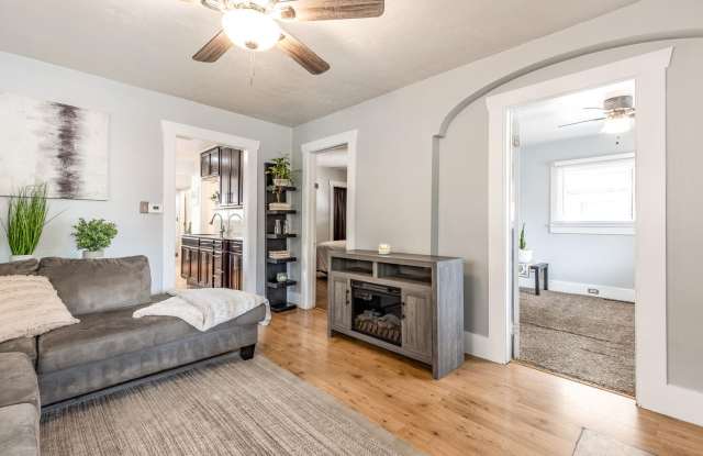 Charming Liberty Wells Bungalow with Fenced Backyard Gallery 3