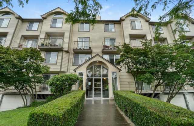 903 N 130th Street - 903 North 130th Street, Seattle, WA 98133