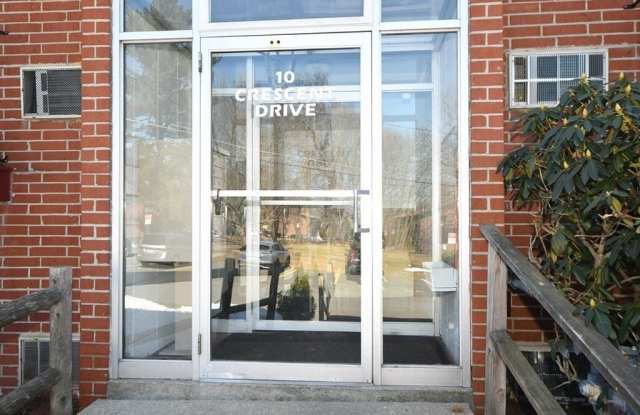 10 Crescent Dr unit: 5 photos photos