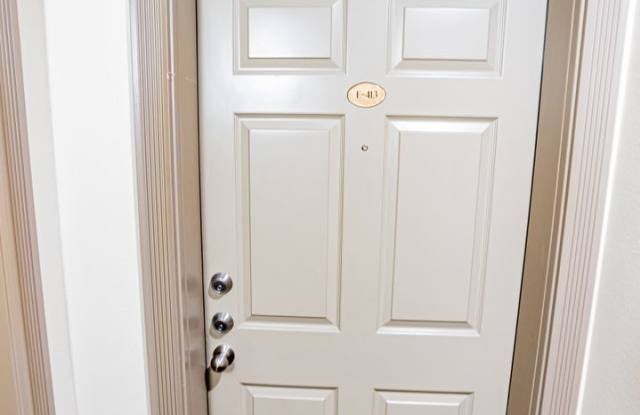 1 Bed 1 Bath Condo in Capitol Hill Gallery 3
