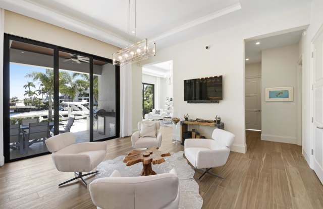 2360 NE 48th Court Gallery 2