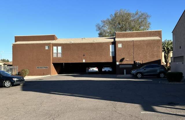 2652 E OAKLEAF Drive Gallery 1