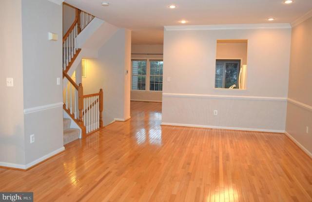 4040 HEATHERSTONE CT Gallery 4