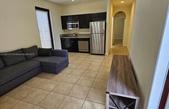 588 SE 35th Ter photos photos