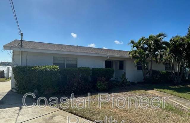 3900 14th Ln NE photos photos