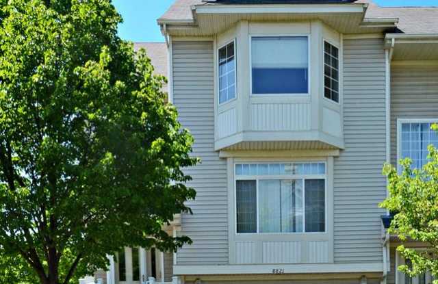 8821 Brunell Way - 8821 Brunell Way, Inver Grove Heights, MN 55076