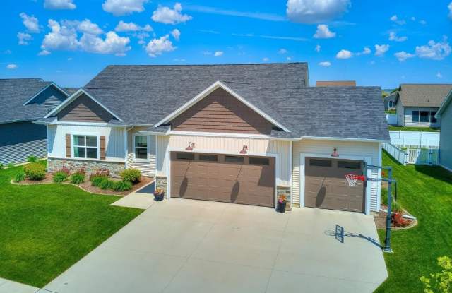 2735 Danbury Rd photos photos