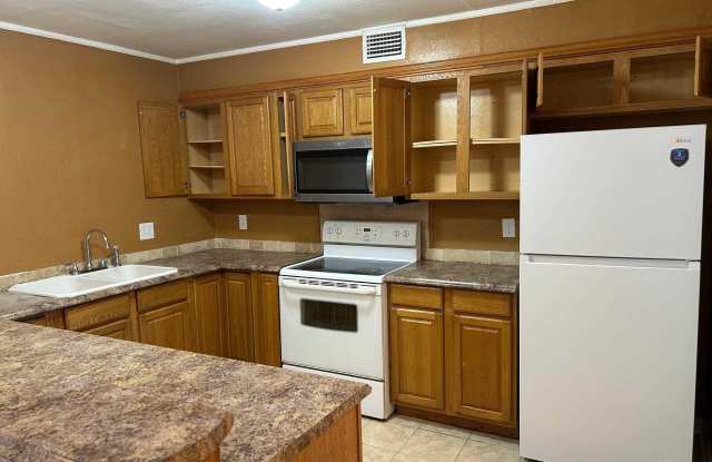 6465 Tippin Ave photos photos