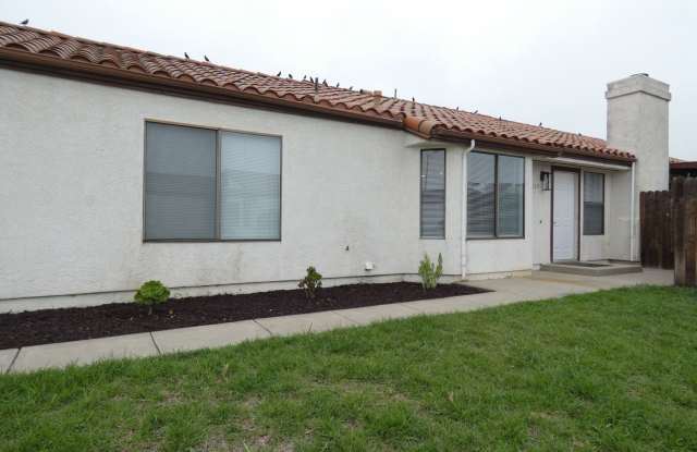 HOUSE FOR RENT photos photos