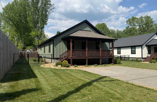 Newer One-Level Home Near Downtown Black Mountain photos photos