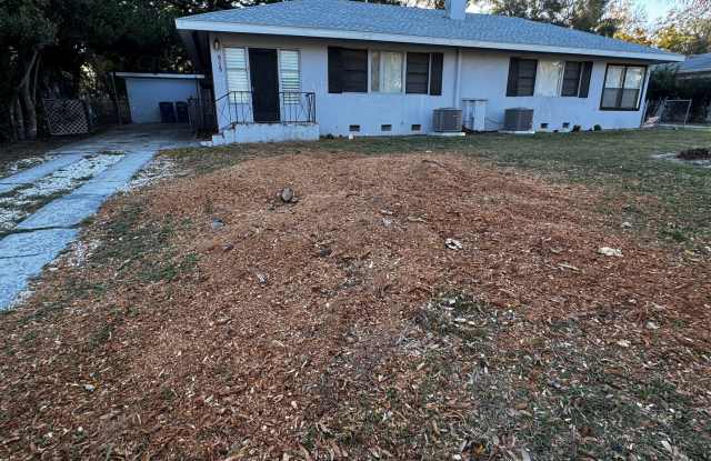 Charming Cottage with Detached Storage Garage photos photos