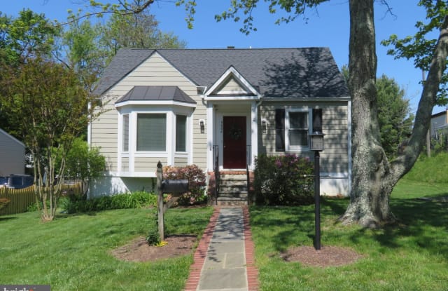 4006 WOODLAND DRIVE - 4006 Woodland Drive, Fairfax, VA 22030