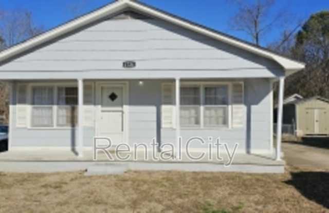 1724 Glen St - 1724 Glen Street, Dyersburg, TN 38024
