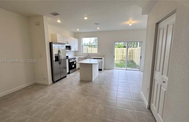 29261 SW 162nd Ct Gallery 2