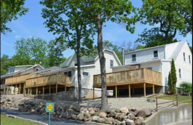 Lake Wawasee Winter Rental! Off Season Rates! 5 BR 2 Bath photos photos Lake Wawasee Winter Rental! Off Season Rates! 5 BR 2 Bath photos photos