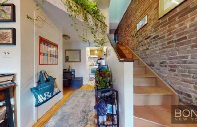 16 West 82nd Street Gallery 4