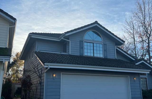 Beautiful 3 Bedroom Home with Garage, Yard and Access to Stunning River Views photos photos