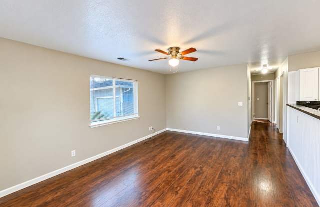 Charming 3-Bedroom Home with Attached Garage in McKinleyville! Gallery 3