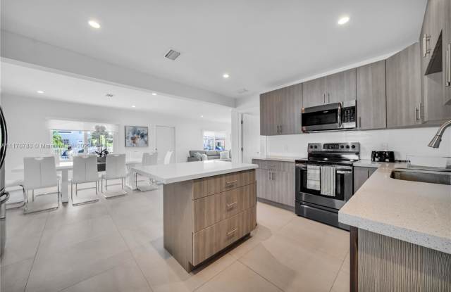 342 Nw 46th St - 342 Northwest 46th Street, Miami, FL 33127