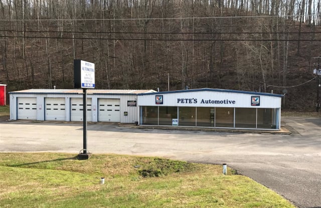 1056 W Main St - 1056 West Main Street, Waverly, TN 37185