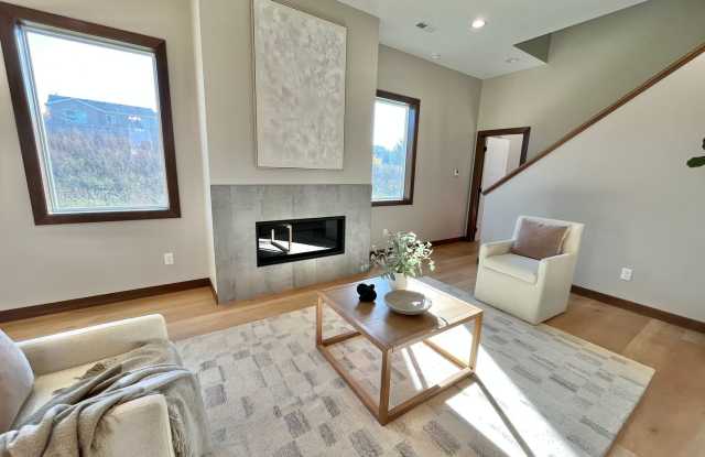 Stunning 4 Bed/2.5 Bath Twinhome! photos photos