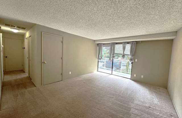 The village in Kirkland - 1 bed 1 bath 2nd floor unit with balcony Gallery 4