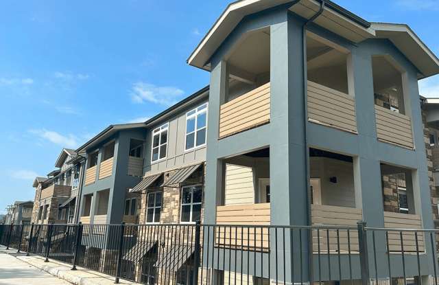 3911 N Old Missouri Rd photos photos