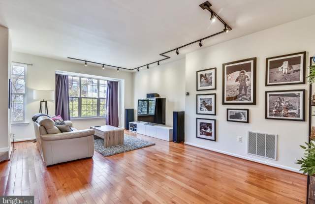 21476 RUSTY BLACKHAW SQUARE Gallery 3