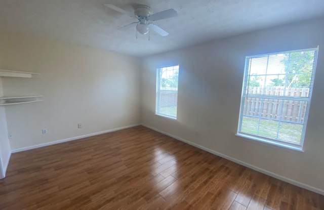 Cozy 3Bed/2Ba Home on a Quiet Cul-de-sac, Conveniently Located to Dining, Shopping & Tyndall AFB! *MILITARY SPECIAL!* Gallery 4