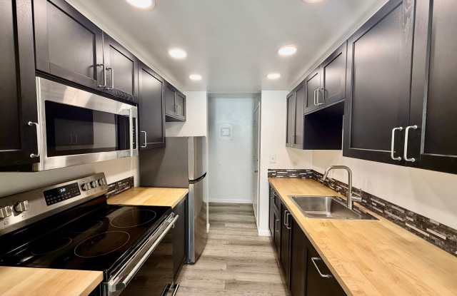 Beautiful 2 bed, 2 bath Shoreline Condo, $2495/mo. photos photos Beautiful 2 bed, 2 bath Shoreline Condo, $2495/mo. photos photos