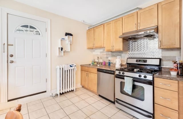 285 E Squantum St - 285 East Squantum Street, Quincy, MA 02171