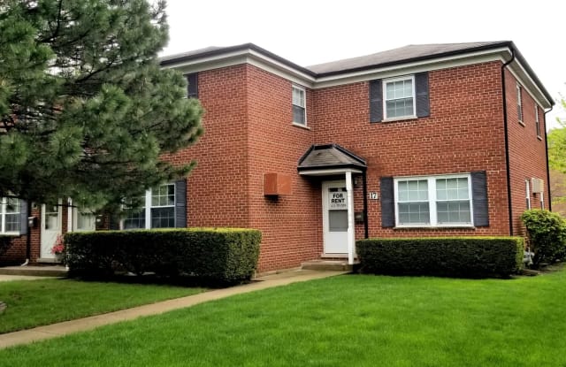 17 East Thorndale Avenue - 17 E Thorndale Ave, Roselle, IL 60172