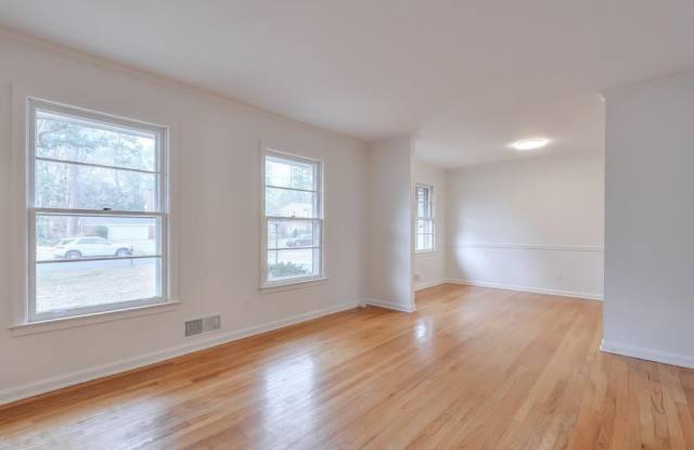 1055 Tuxedo Drive Gallery 4