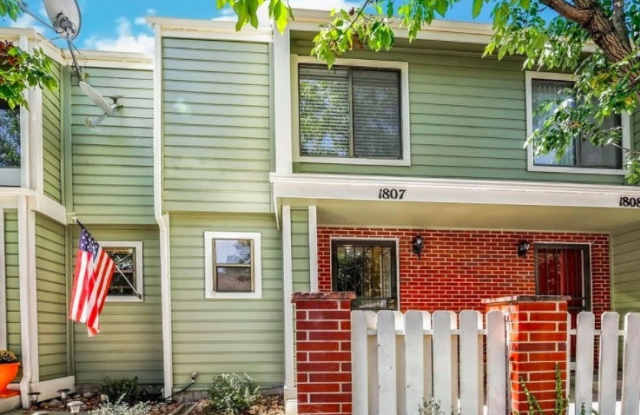 Charming 2-Bed/2.5-Bath Townhome in Cherry Creek School District! photos photos