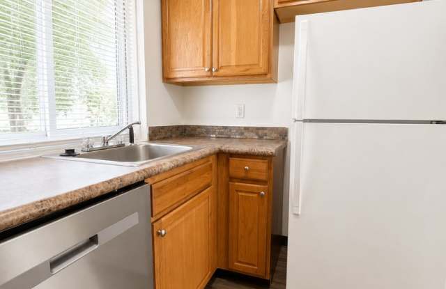 Welcome to Hickory Hills Apartments Gallery 4