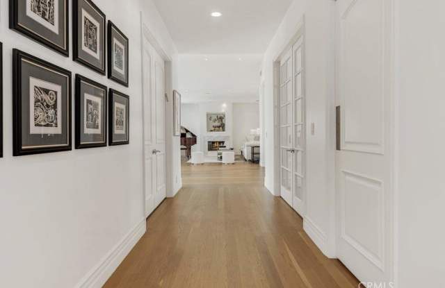 1625 Loma Vista Drive Gallery 2