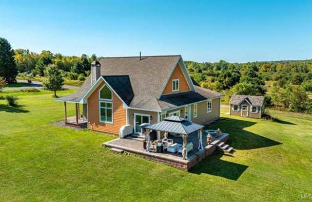 Furnished 2-Bedroom, 2-Bathroom Home Near MTU — Available Now Gallery 1