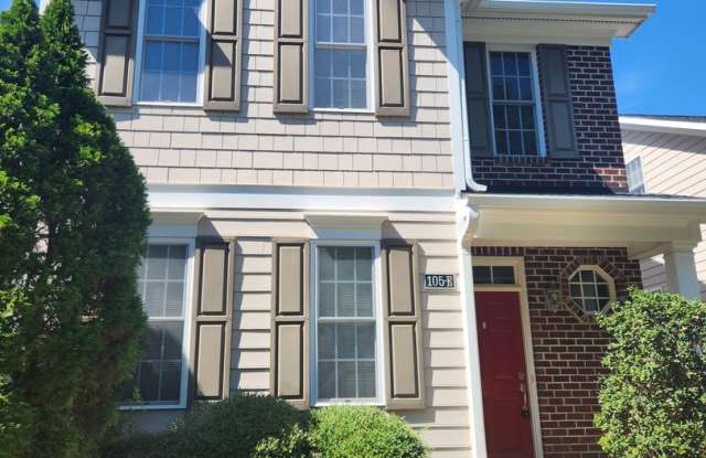 2br/2.5 ba Townhouse - Downtown Carrboro (Partially Furnished) Gallery 1