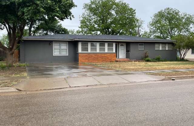 CENTRAL LUBBOCK HOME - 5 BED/3 BATH photos photos